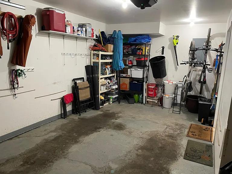 Single-car, heated garage with entry into townhouse.