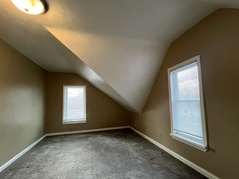 880 Wilson Avenue — Photo 12