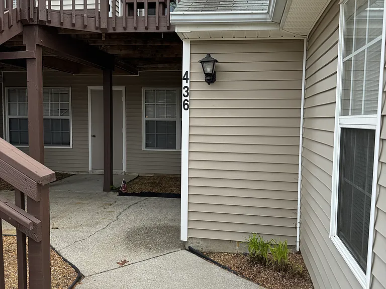 436 Lees Mill Dr — Photo 2