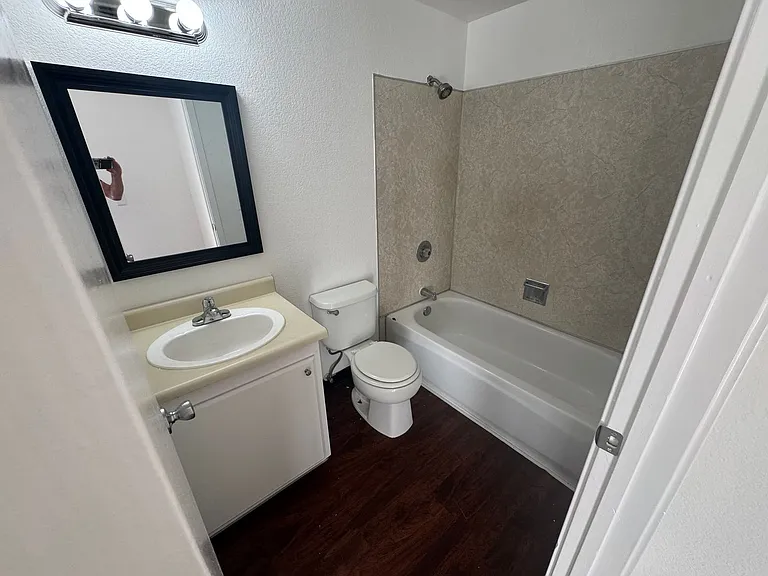 2630 Darwin St — Photo 11
