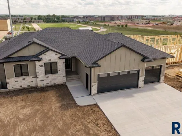 6505 Fieldview St, Sioux Falls, SD 57110