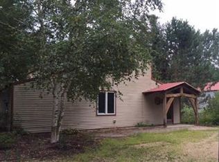 902 307th Trl NE, Cambridge, MN 55008