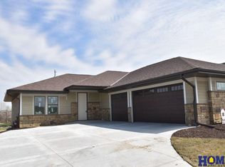 7230 NW 10th St, Lincoln, NE 68521