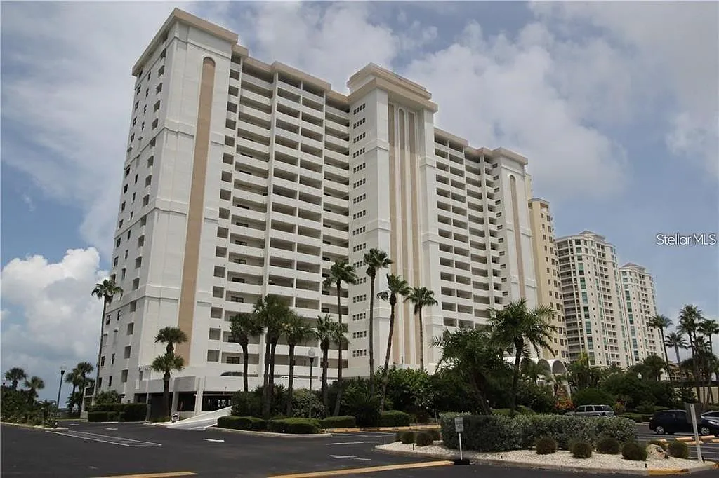 2 bed, 2.0 bath, 1111 sqft, $3,500 — Photo 2