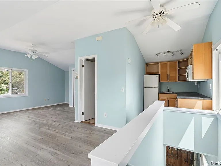 35 Gardners Ln — Photo 19