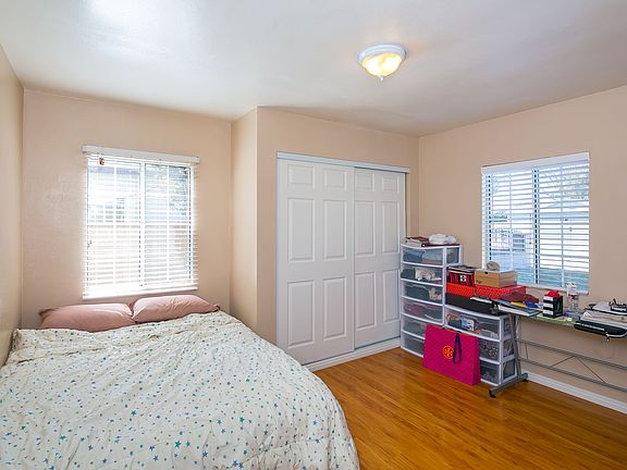5th image of 4922 El Monte Ave