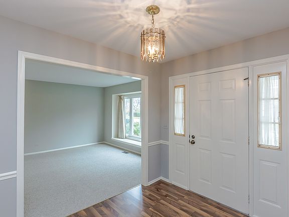 4th image of 607 Thistle Ln #0