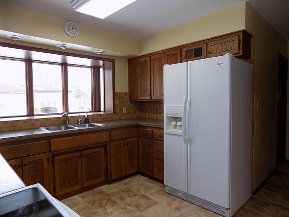 4th image of 1105 Albion Ave