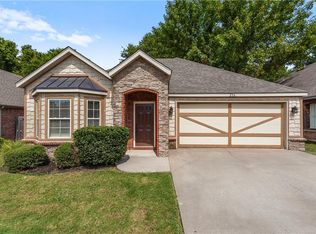 236 E Granada St, Fayetteville, AR 72703