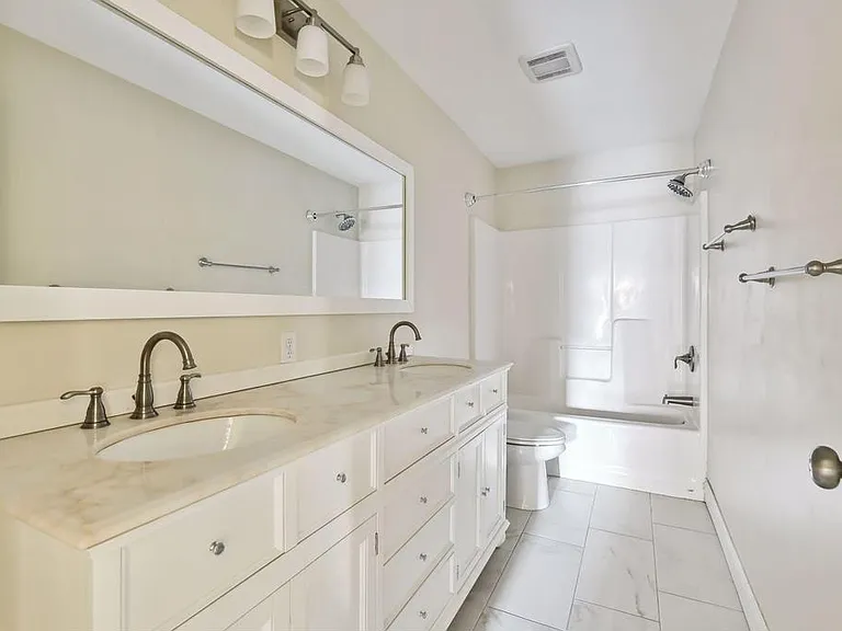 3245 Hennepin Ave #1 — Photo 13