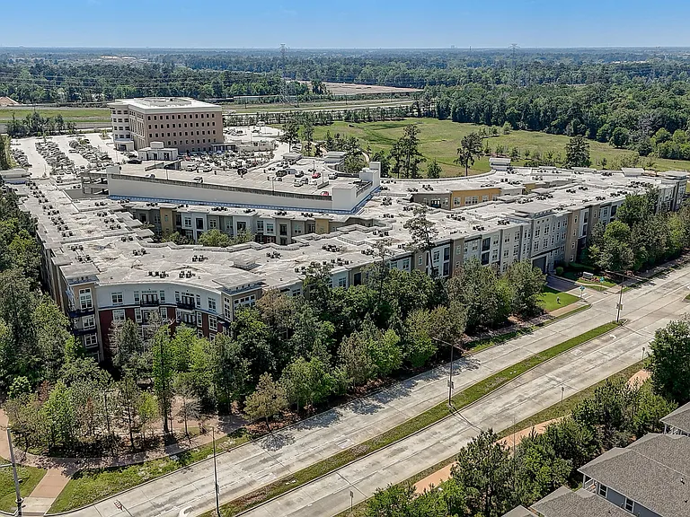 The Belvedere at Springwoods Village Apartments — Photo 33