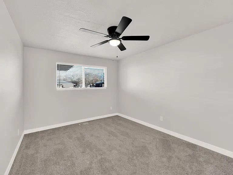 2670 S 360 E — Photo 3