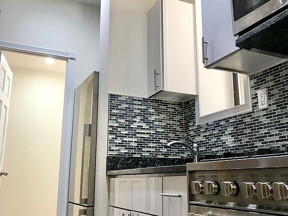 3rd image of 332 E 15th St APT 1A