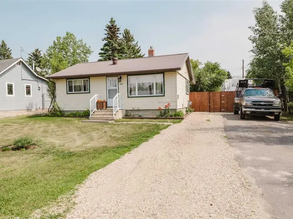 908 W 6th Ave, Beaverlodge, AB T0H 0C0
