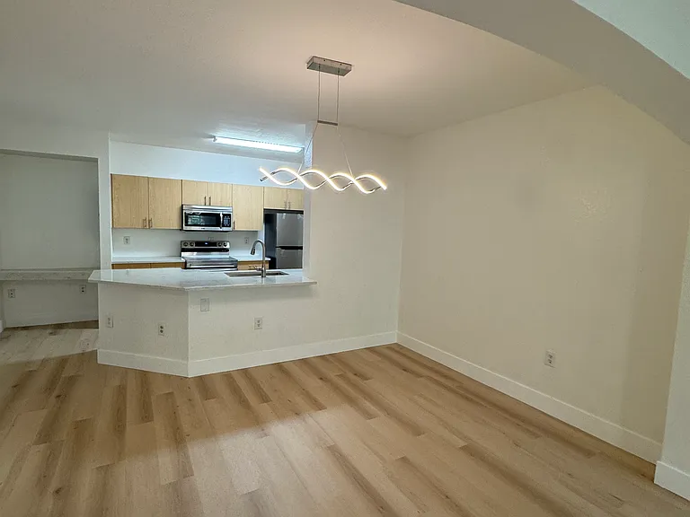 110 SW Peacock Blvd #102 — Photo 17