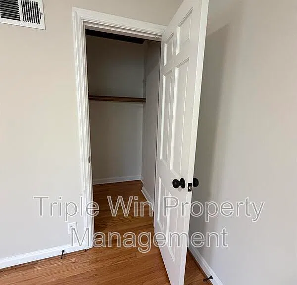 937 Chain Of Rocks Dr — Photo 17