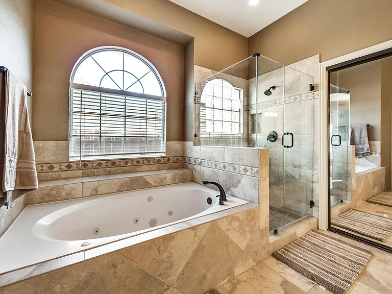 Master Bath Jetted TUB