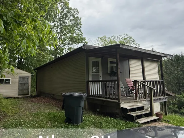 8880 Elliotsville Rd, Athens, OH 45701