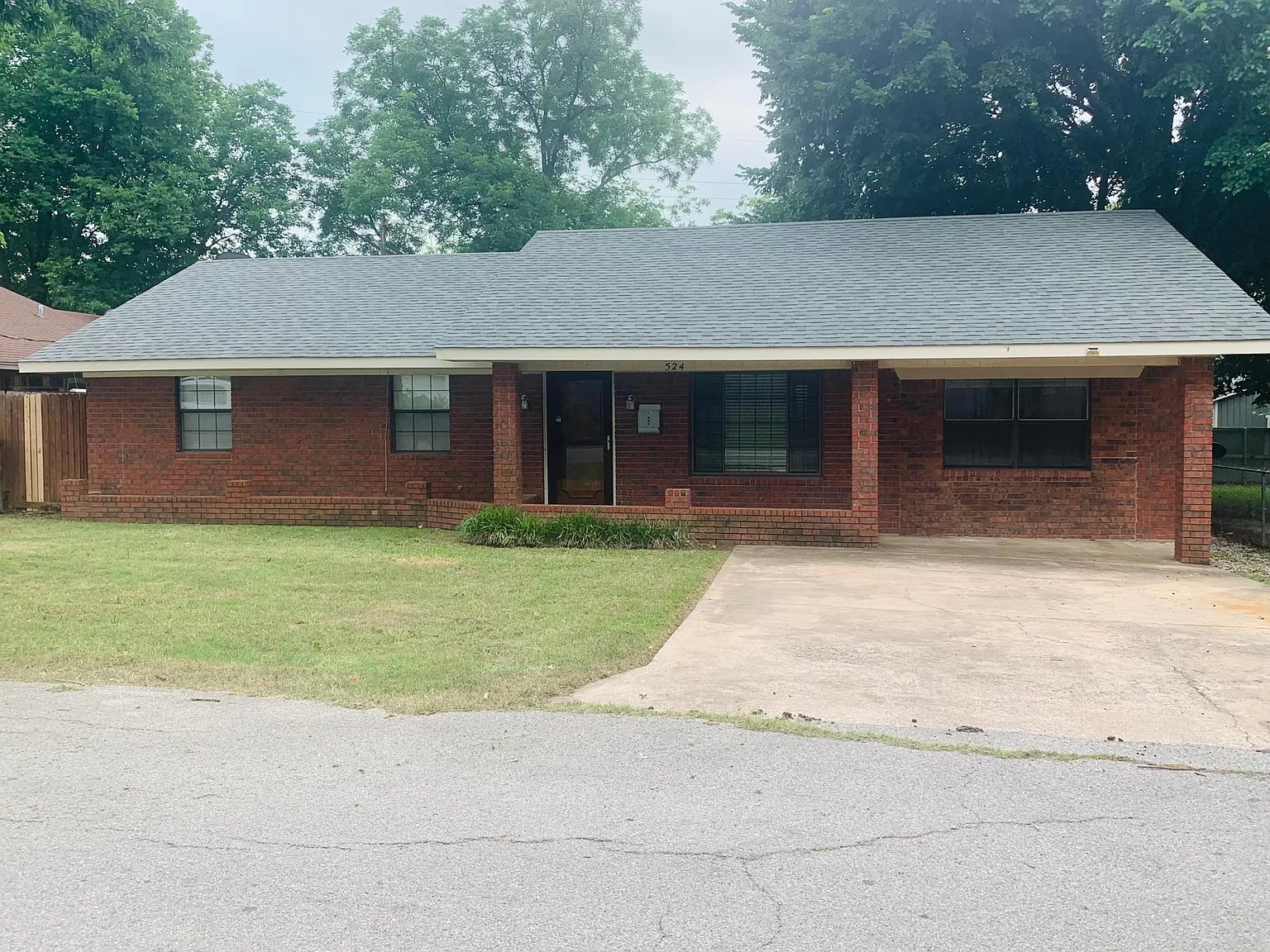 3 bed, 1400 sqft, $1,400 — Photo 1