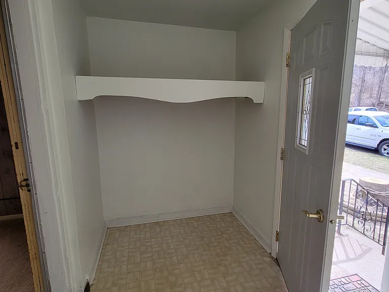 1212 Steuben St — Photo 5