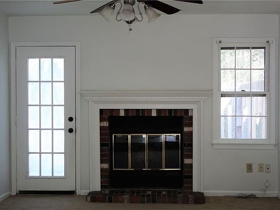 4th image of 1216 Welles Ct