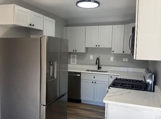 5851 Quantrell Ave APT 203, Alexandria, VA 22312