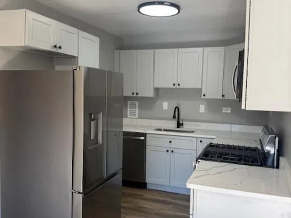 5851 Quantrell Ave APT 203, Alexandria, VA 22312