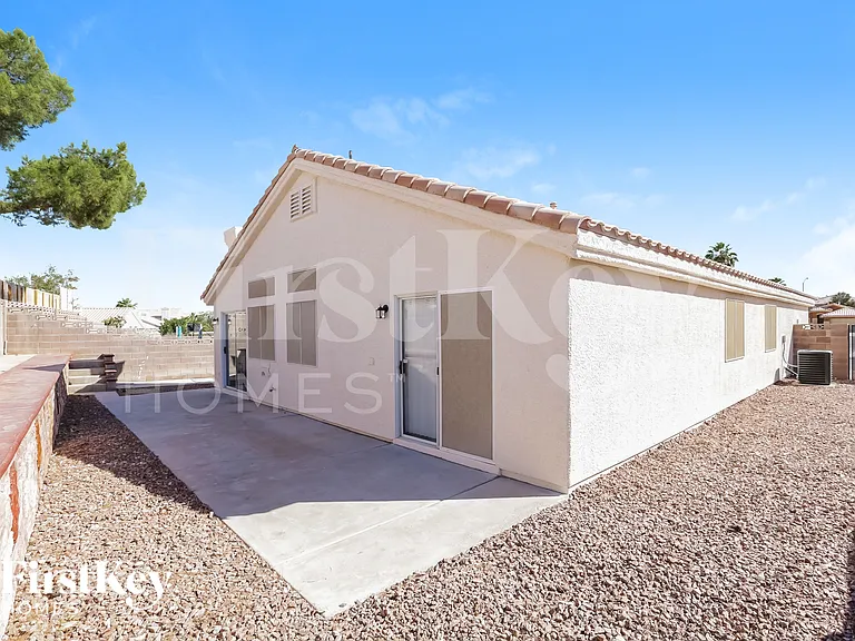 1900 Toscanini Way — Photo 18