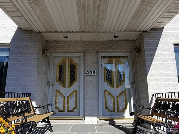 2nd image of 499B Catherine St #499B