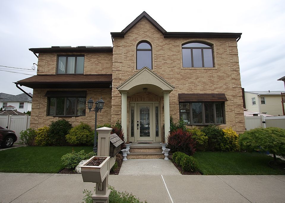 1st image of 52 Laconia Ave