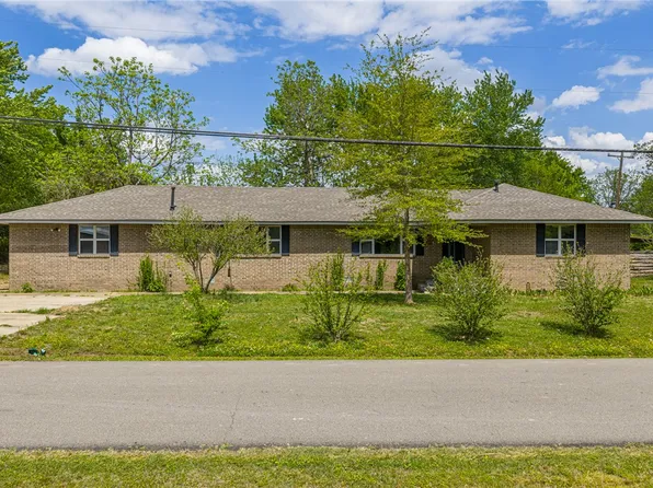 608 W Line St, Dyer, AR 72935