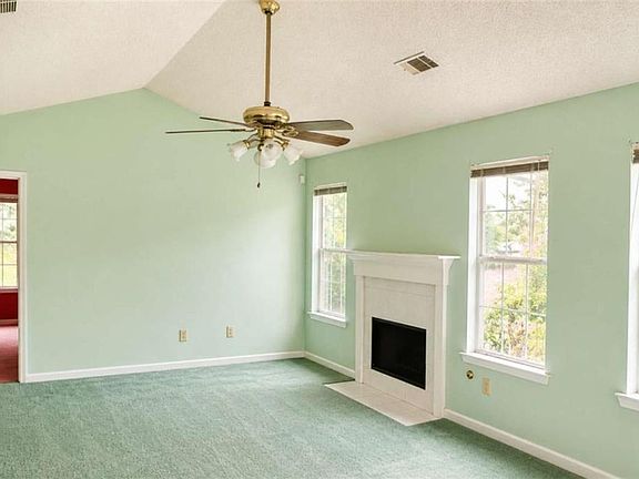 5th image of 121 Samanthas Way