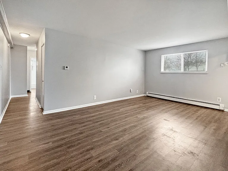 531 W 20th St #27 — Photo 4