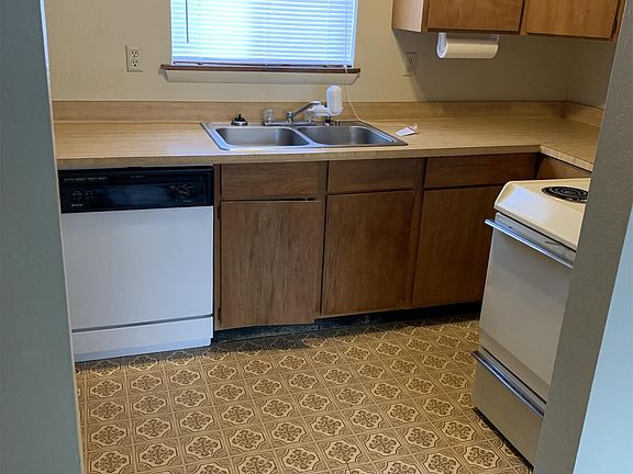 2nd image of 1135 American Legion Blvd #8