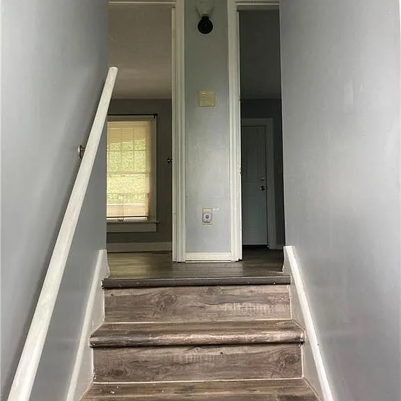 1001 E Stewart St — Photo 15
