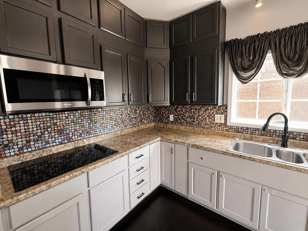 310 E Thayer Ave — Photo 2