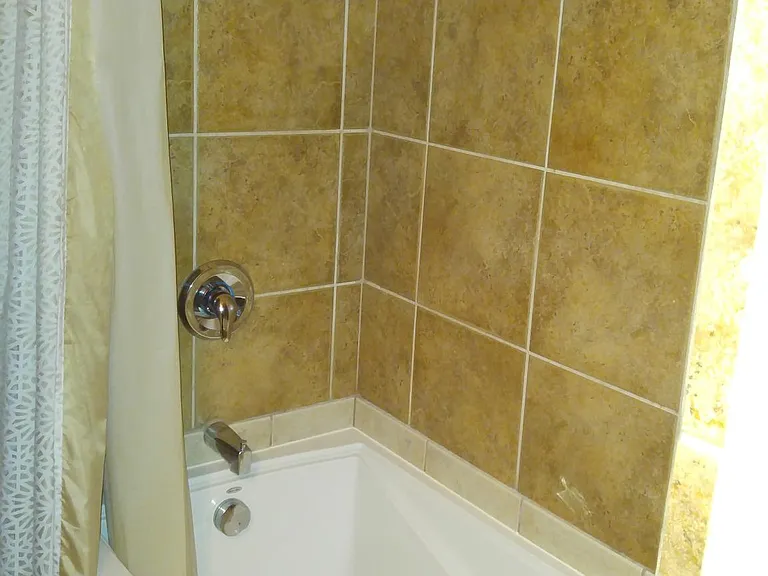 Master Bathroom jetted tub
