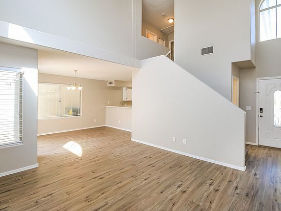 4th image of 510 S Seawynds Blvd