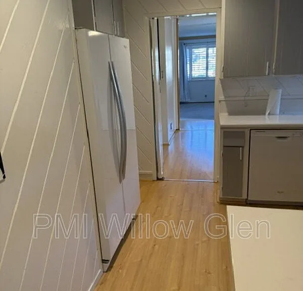 140 Belwood Ct — Photo 17