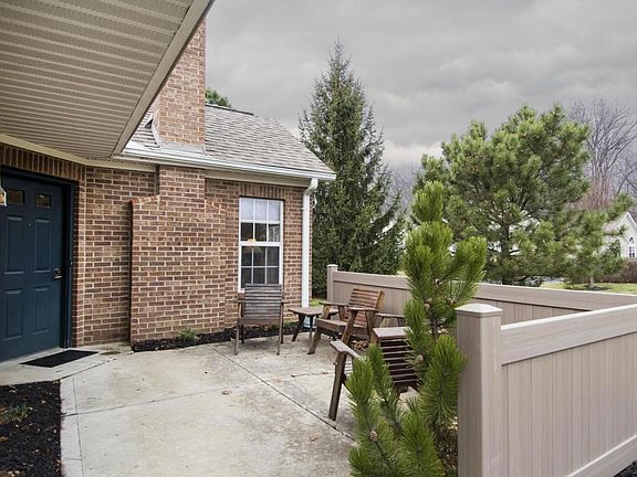 3rd image of 762 Windward Ln
