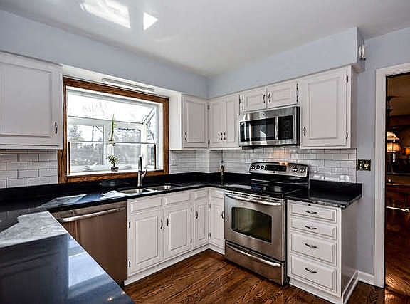 2nd image of 1077 Coventry Dr