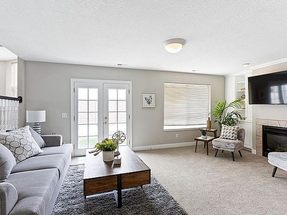 3rd image of 1037 W Louise Meadow Dr