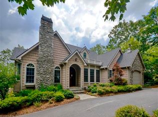 204 Crestview Dr, Black Mountain, NC 28711