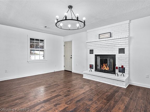 5th image of 1205 Northview Dr