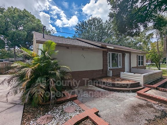 3rd image of 208 W Kirby St