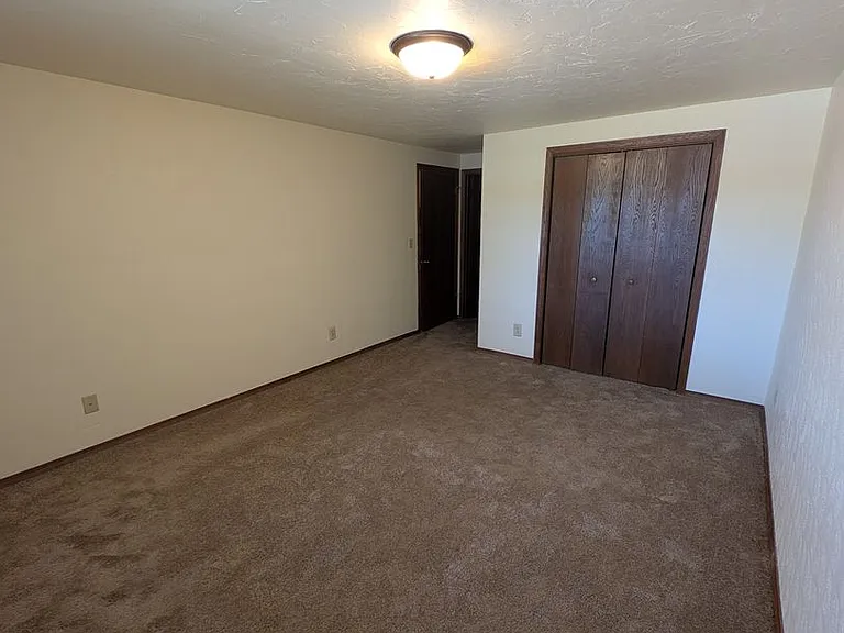 Pheasant Run Apartments — Photo 16