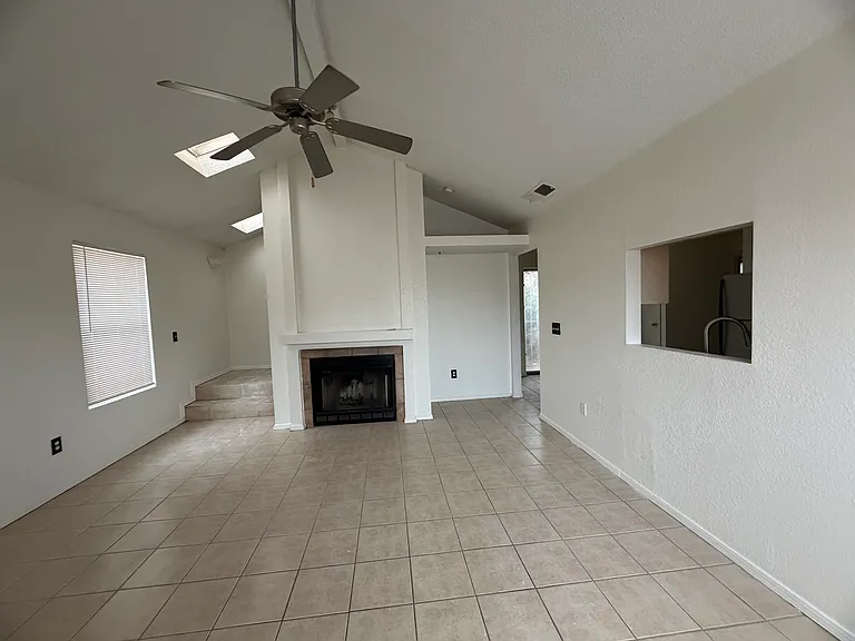 344 Bartlett Dr #E — Photo 8