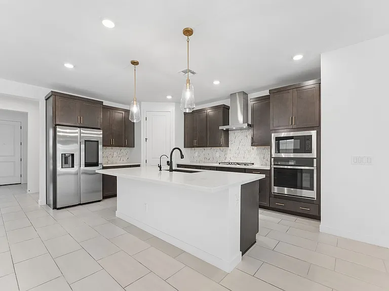 1524 E Carob Ct — Photo 16