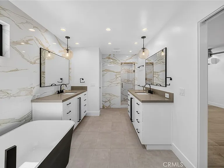 17 Monarch Bay Dr — Photo 45