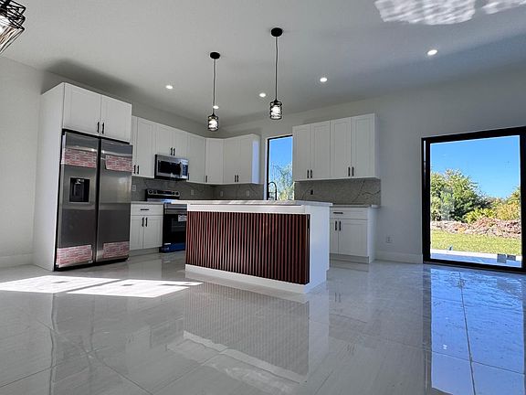 3rd image of 202 Arch Dr #202